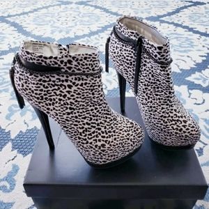 Bootie platform heels sz 6-1/2, leopard print